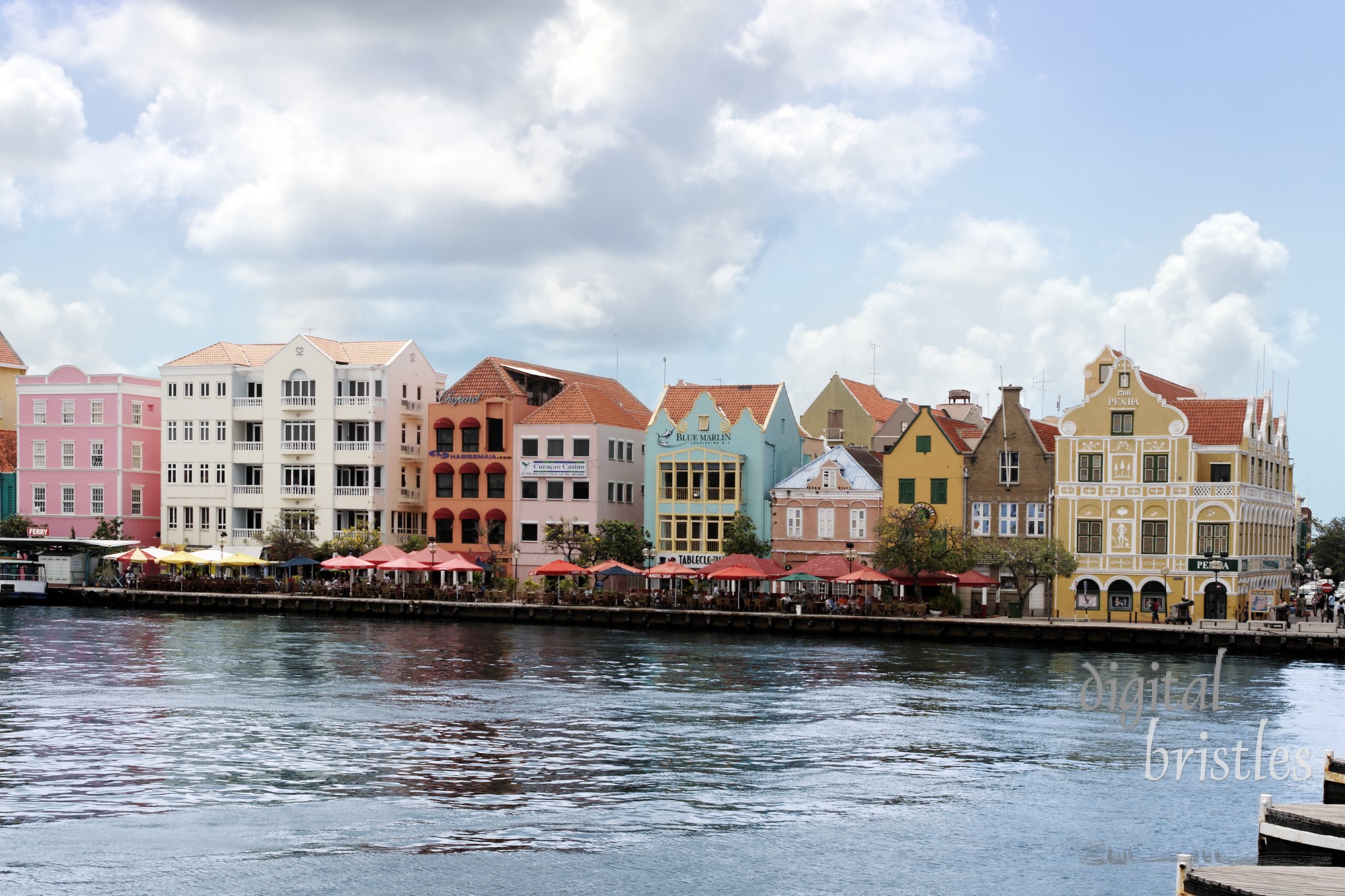 Punda and Handelskarde Street from across the Queen Emma Pontoon Bridge